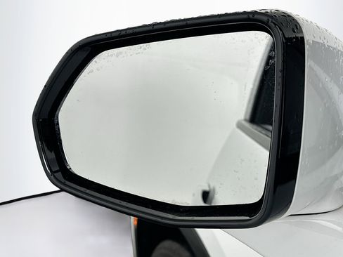 Used 2025 Chevrolet Blazer LT FWD image 16