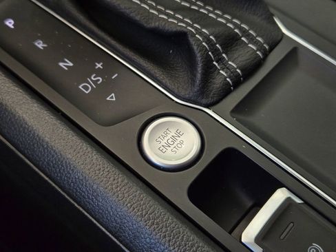 Used 2021 Volkswagen Atlas SE FWD image 20