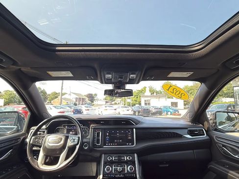 Used 2021 GMC Yukon XL Denali AWD/4WD image 28