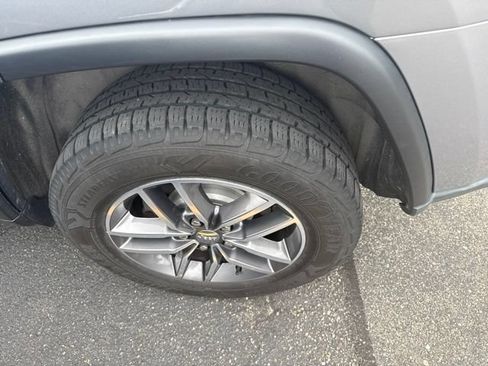 Used 2018 Jeep Grand Cherokee Limited AWD/4WD image 3