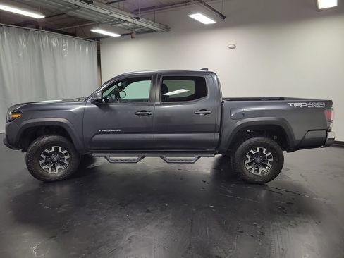 Used 2023 Toyota Tacoma TRD Off-Road AWD/4WD image 5