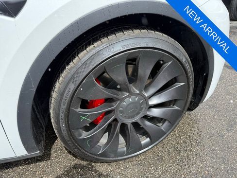 Used 2022 Tesla Model Y Performance AWD/4WD image 6