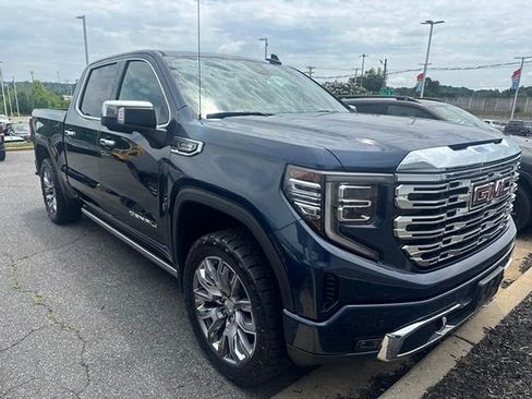 Used 2022 GMC Sierra 1500 Denali w/ Denali Reserve Package AWD/4WD image 3