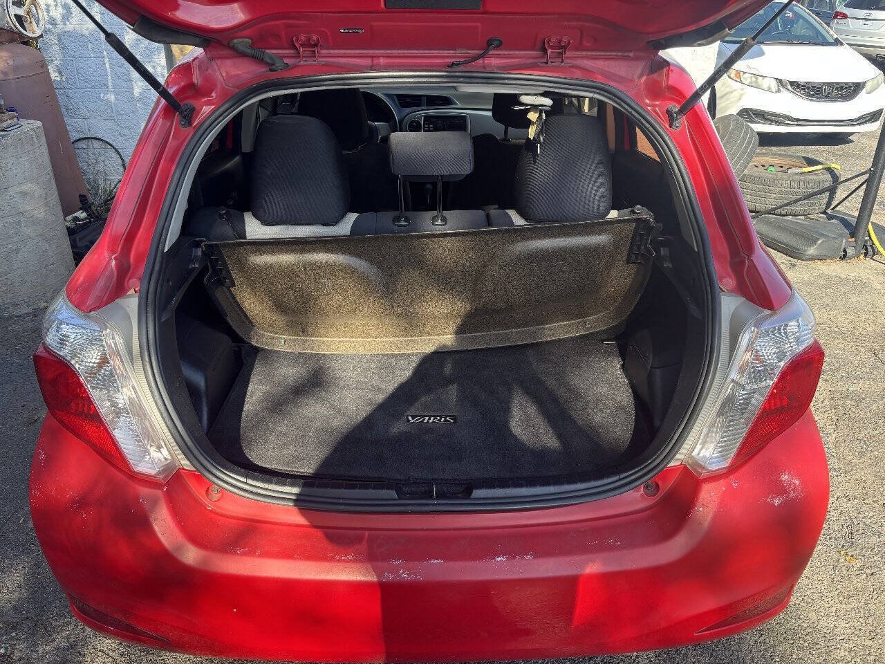 Used 2012 Toyota Yaris LE FWD image 11