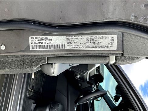 New 2025 Jeep Grand Cherokee L Limited w/ Luxury Tech Group II image 8