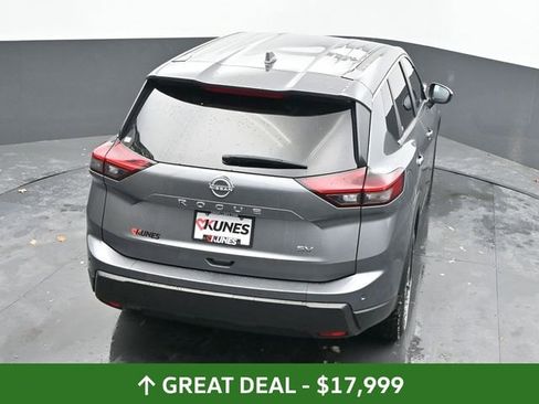 Used 2024 Nissan Rogue SV image 43