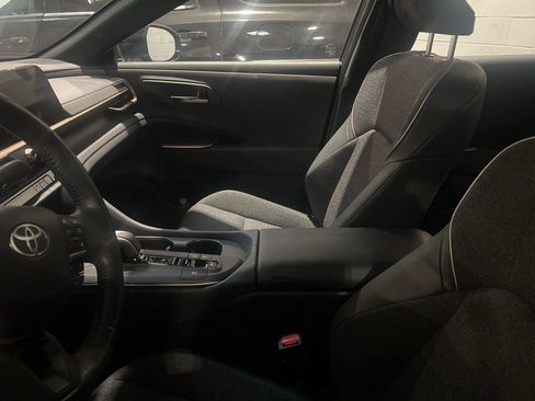 Used 2023 Toyota Crown XLE image 3