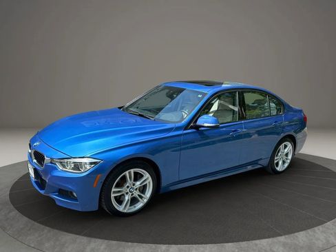 Used 2017 BMW 330i xDrive Sedan AWD/4WD image 6