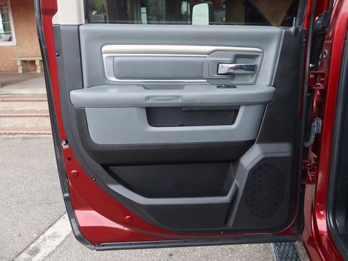 Used 2018 RAM 3500 Big Horn image 37