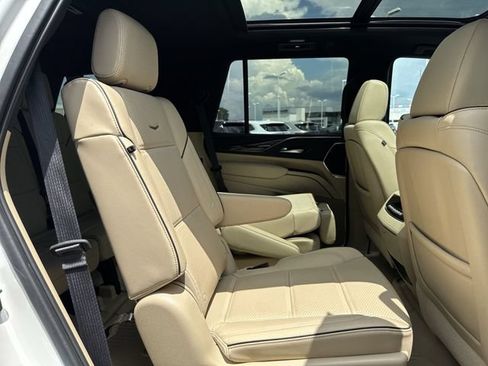 Certified 2021 Cadillac Escalade Premium Luxury AWD/4WD image 16