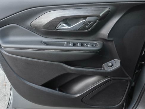 Used 2024 GMC Terrain SLE w/ Driver Convenience Package image 25