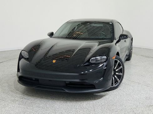 Used 2023 Porsche Taycan image 2