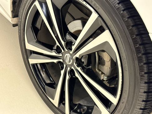 Used 2023 Nissan Sentra SR w/ SR Premium Package FWD image 10