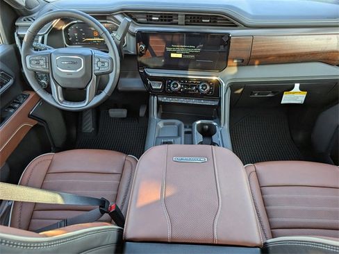 New 2026 GMC Sierra 2500 Denali Ultimate image 8
