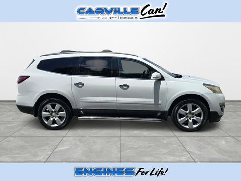 Used 2017 Chevrolet Traverse LT w/ Traveler's Package FWD image 3