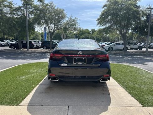 Used 2019 Toyota Avalon Limited FWD image 5