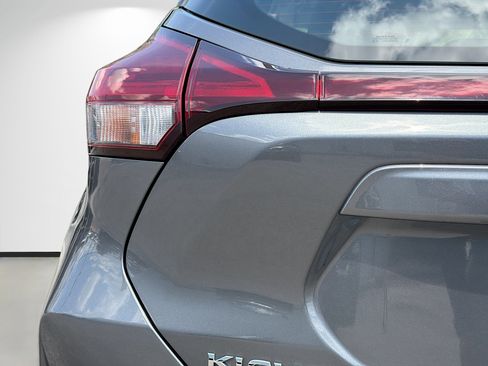 Used 2023 Nissan Kicks S FWD image 10