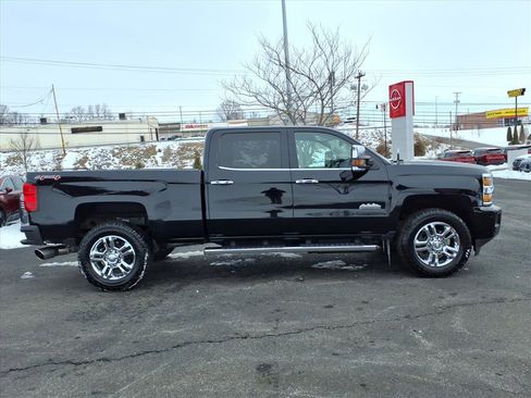 Used 2015 Chevrolet Silverado 2500 High Country w/ Duramax Plus Package image 5
