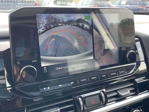 Used 2024 Nissan Pathfinder Platinum w/ Cargo Package image 25