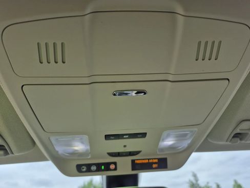 Used 2020 Buick Envision Essence FWD image 31