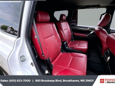 Used 2023 Lexus GX 460 Luxury w/ Sport Design Package AWD/4WD image 22