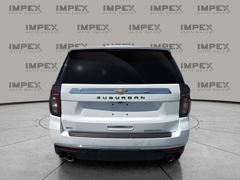 Used 2023 Chevrolet Suburban Premier AWD/4WD image 4
