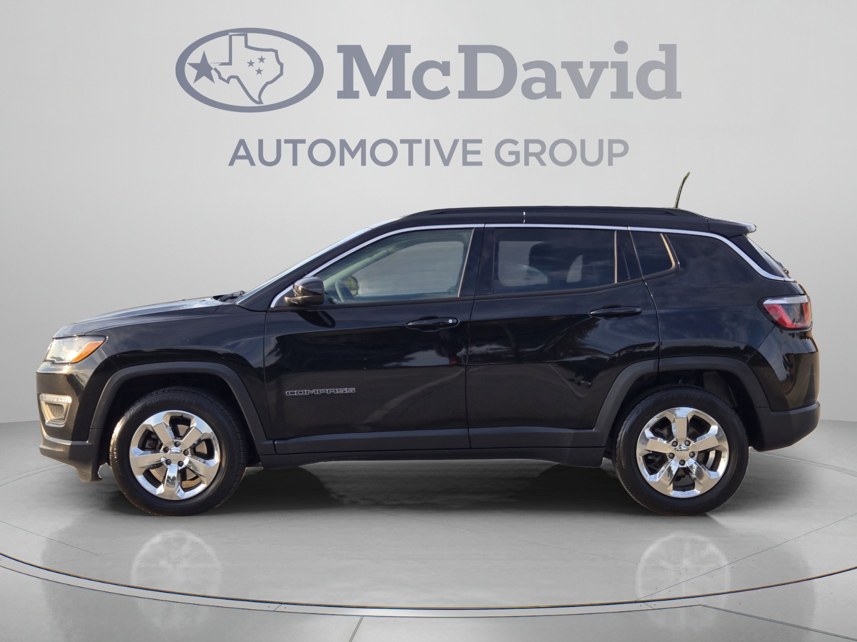 Used 2018 Jeep Compass Latitude FWD image 2