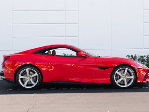 Used 2023 Ferrari Portofino M RWD image 17