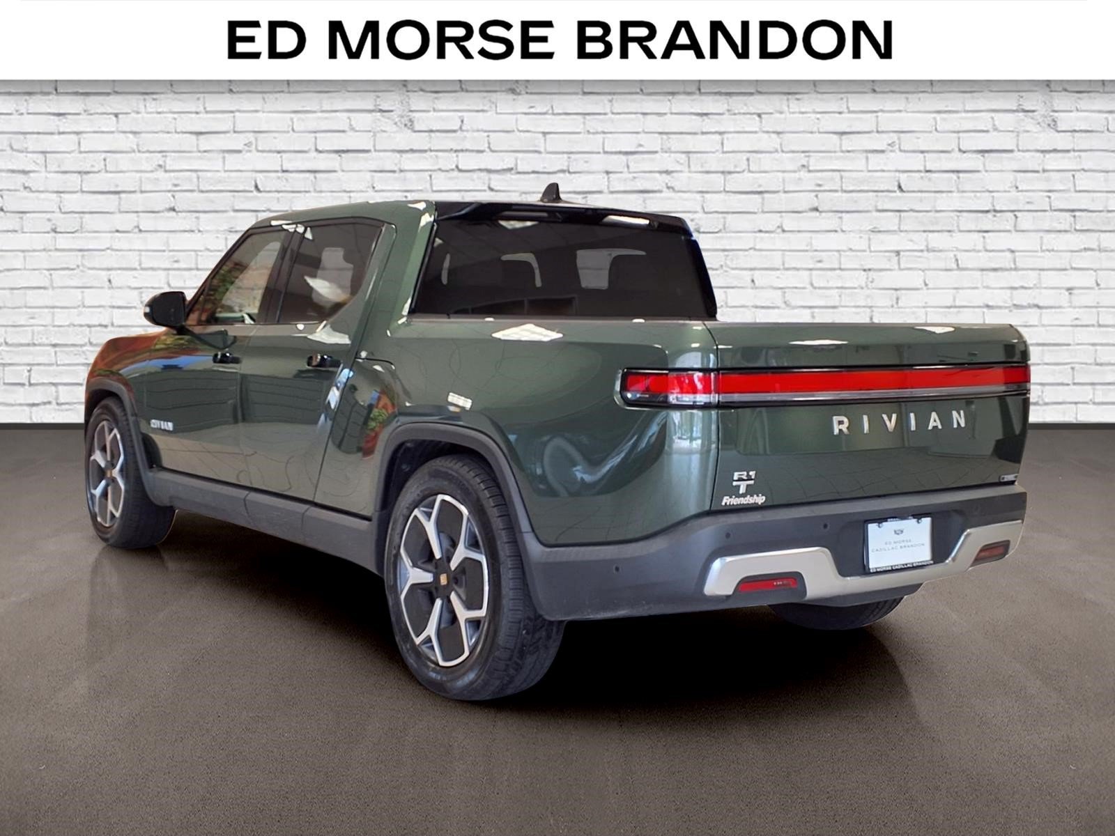 Used 2023 Rivian R1T Adventure Dual AWD/4WD image 3