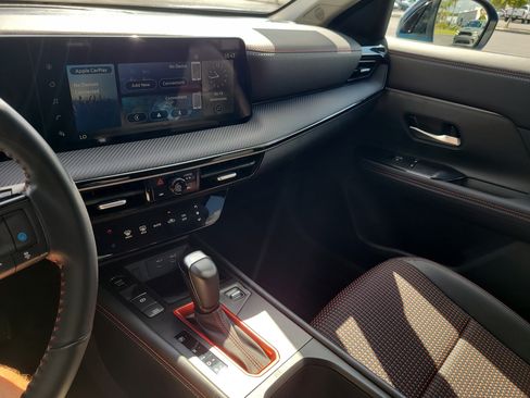 Used 2025 Nissan Kicks SR FWD image 22