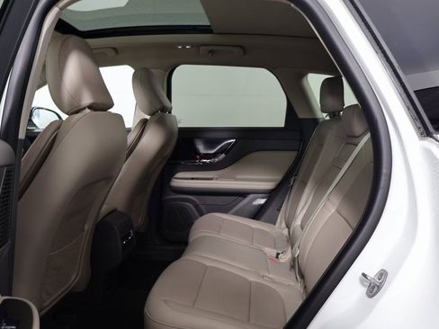 Used 2022 Lincoln Corsair Reserve w/ Equipment Group 201A image 11