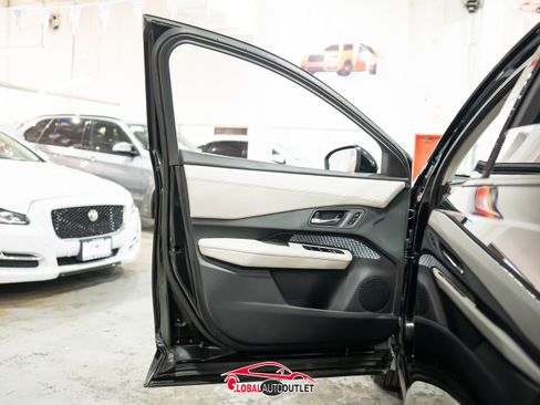 Used 2023 Nissan Ariya FWD image 39