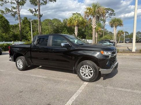 Used 2024 Chevrolet Silverado 1500 LT w/ Z71 Off-Road Package AWD/4WD image 2