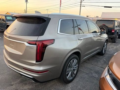 Used 2022 Cadillac XT6 Premium Luxury FWD image 4