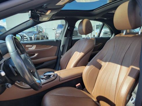 Used 2018 Mercedes-Benz E 400 4MATIC Sedan image 11