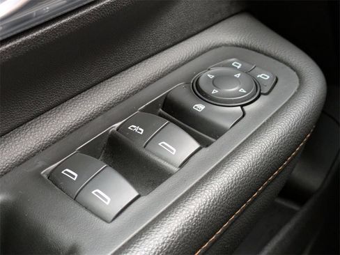 Used 2019 GMC Terrain SLE image 31