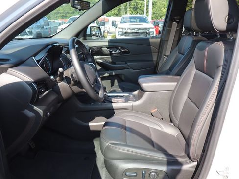 Used 2023 Chevrolet Traverse RS AWD/4WD image 4