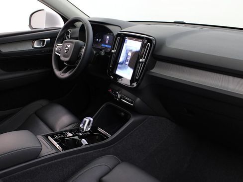 Used 2024 Volvo XC40 B5 Plus w/ Protection Package AWD/4WD image 26