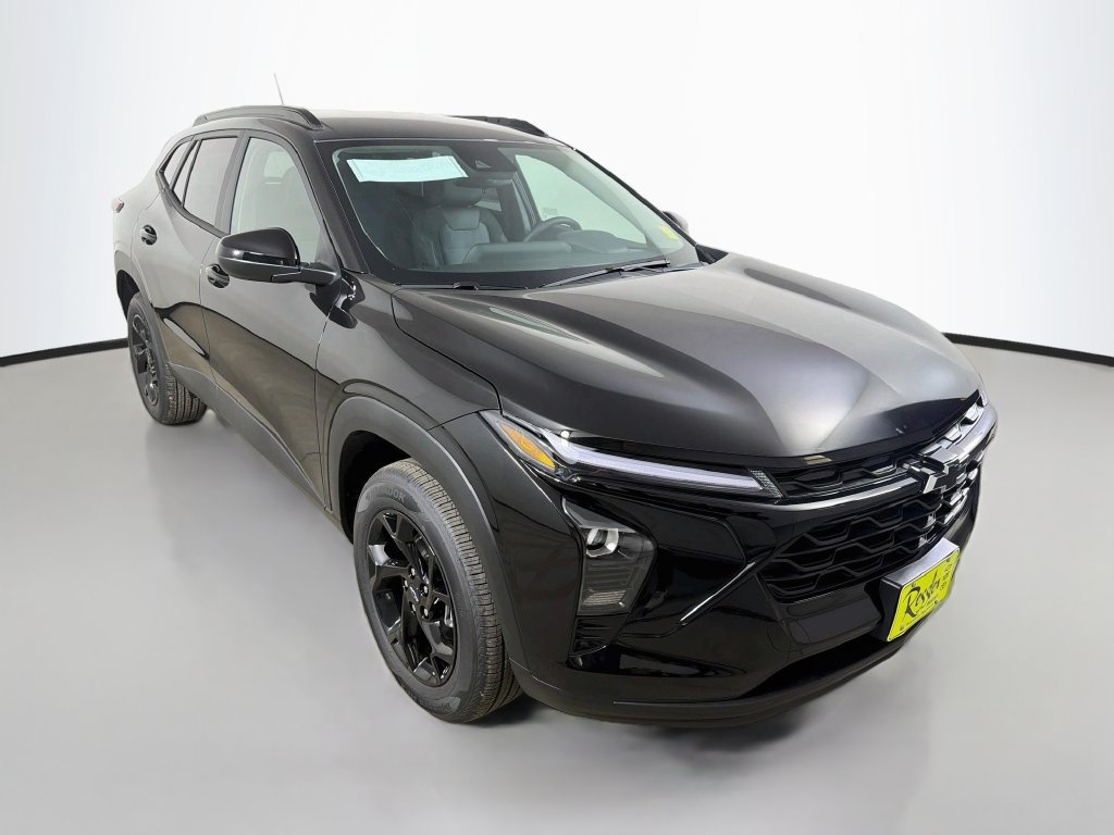 New 2026 Chevrolet Trax LT w/ Driver Confidence Package FWD image 3