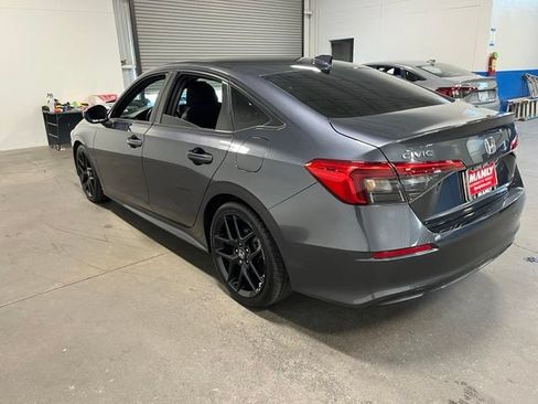 Used 2023 Honda Civic Sport image 5