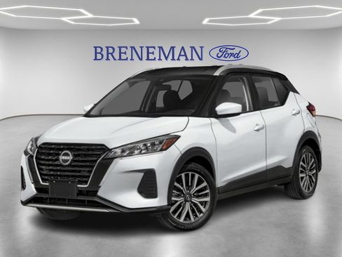 Used 2022 Nissan Kicks SV image 1