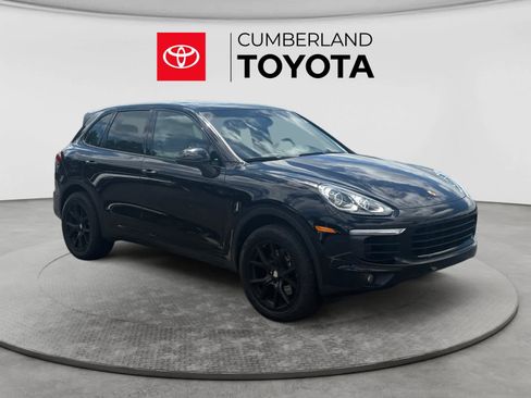 Used 2018 Porsche Cayenne S w/ Premium Package AWD/4WD image 7