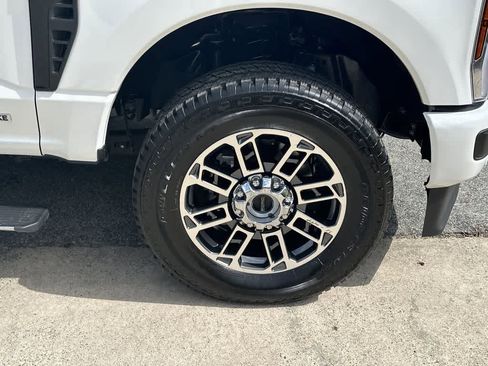Used 2025 Ford F250 Platinum image 23