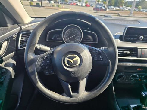 Used 2014 MAZDA MAZDA3 i Sport image 19