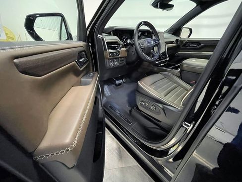Used 2026 GMC Yukon XL Denali Ultimate AWD/4WD image 21