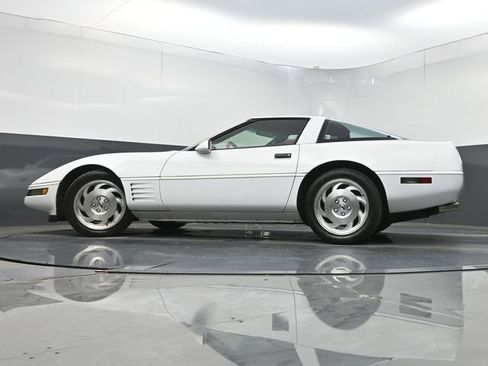 Used 1994 Chevrolet Corvette Coupe RWD image 26