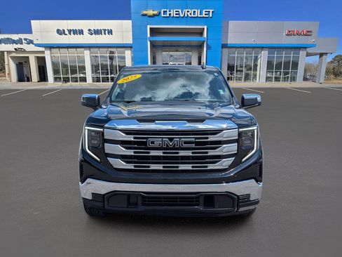 Used 2025 GMC Sierra 1500 SLE RWD image 2