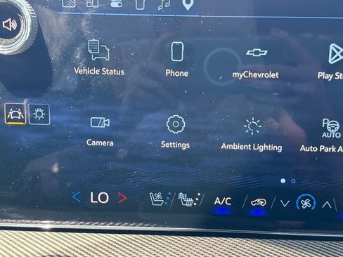 Used 2025 Chevrolet Traverse High Country w/ LPO, Floor Liner Package FWD image 28