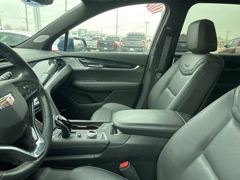 Used 2023 Cadillac XT6 Premium Luxury w/ Technology Package image 8