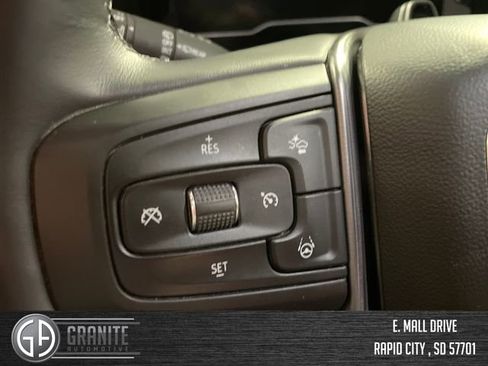 Used 2023 GMC Yukon Denali Ultimate AWD/4WD image 34